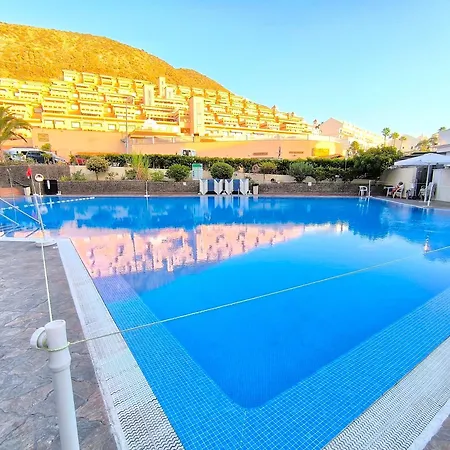 Castle Harbour Sun & Fun - Heated Pool, Fibre Net, 2 Bedrooms شقة لوس كريستيانوس
