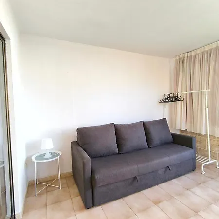 Castle Harbour Sun & Fun - Heated Pool, Fibre Net, 2 Bedrooms لوس كريستيانوس