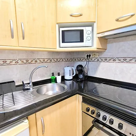 Castle Harbour Sun & Fun - Heated Pool, Fibre Net, 2 Bedrooms